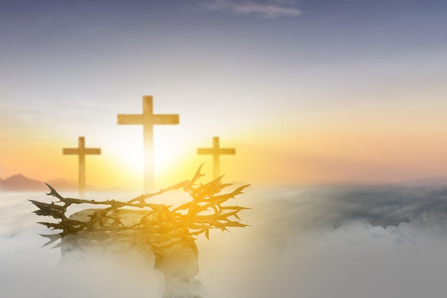 Cruz cristã e coroa de espinhos