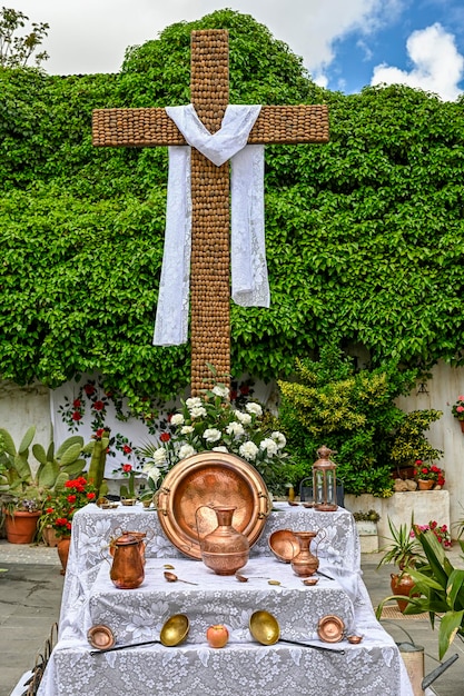 Cruz de Mayo Die Fiesta de las Cruces ist ein Fest, das am 3. Mai gefeiert wird