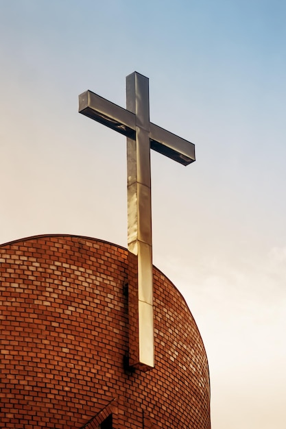 cruz en la iglesia