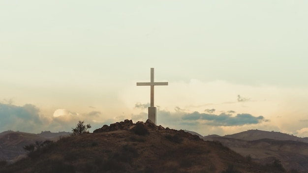 cruz na montanha