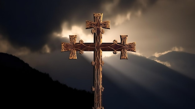 Cruz religiosa cristiana en la montaña símbolo de la fe nubes nocturnas de fondo relámpago encabezado