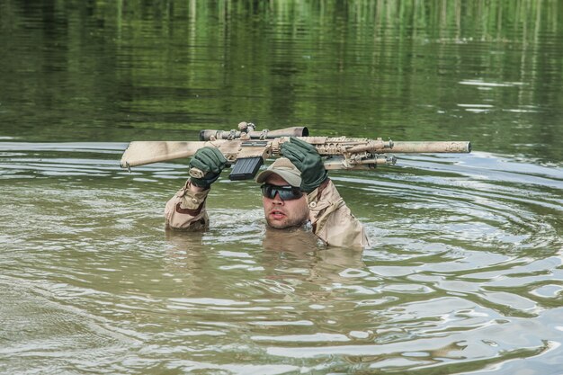 cruzando el río