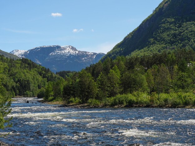 Cruzeiro pelos fiordes na Noruega.