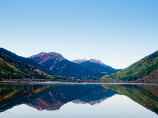 Crystal Lake im Herbst in der Nähe von Ouray, Colorado.