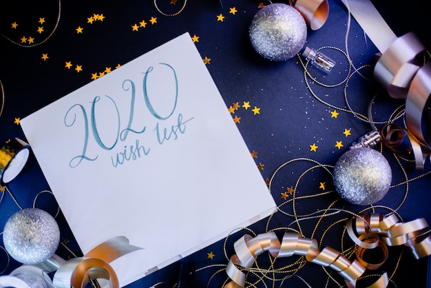 Cuaderno 2020 Caja de regalo con lazo dorado