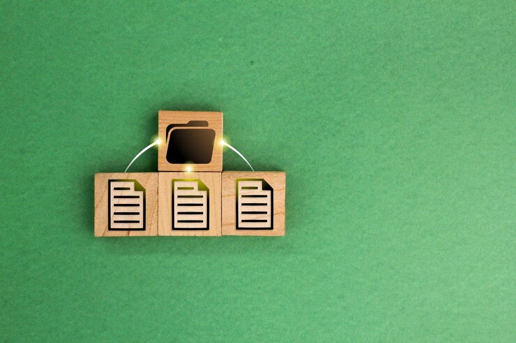 Foto cuadrado de madera con iconos de carpetas y archivos sistema de gestión de documentos concept concept o dms