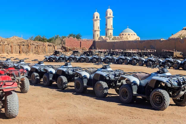 Cuatriciclos ATV para viajes de safari en el desierto árabe Egipto