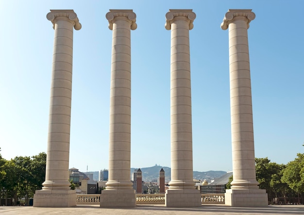 cuatro columnas