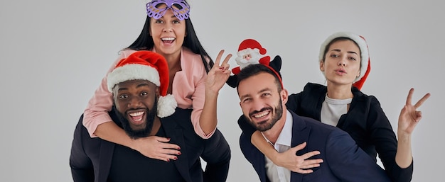 Los cuatro empresarios celebrando la navidad.