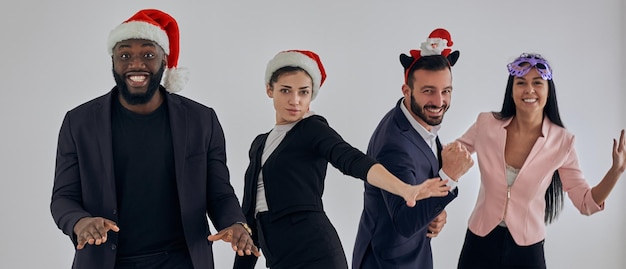 Los cuatro empresarios felices celebrando la navidad