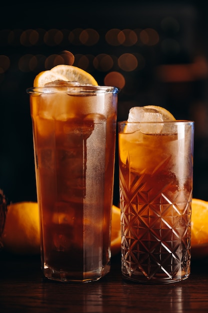 Cuba Libre long island ou coquetel de chá gelado com limão