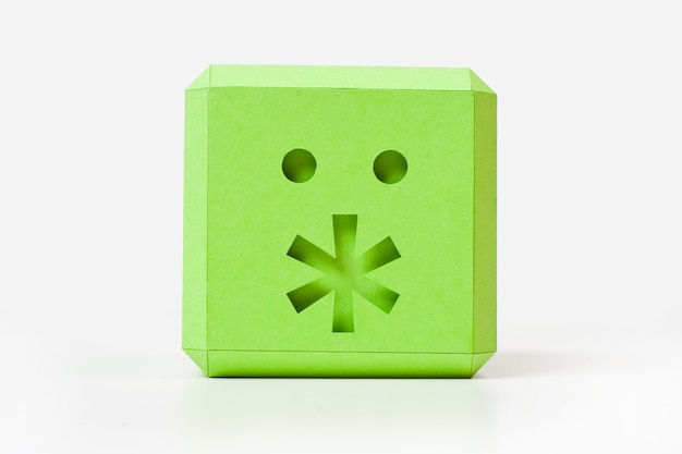 Cubo verde con asterisco