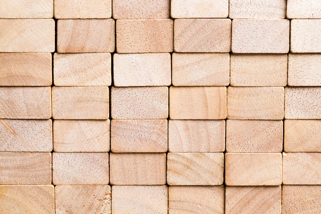 cubos feitos de madeira de bambu