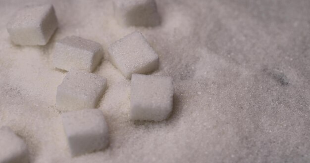 cubos prensados de azúcar refinado en primer plano