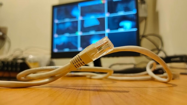 Foto cubre el cable de internet rj45 en la sala de cctv