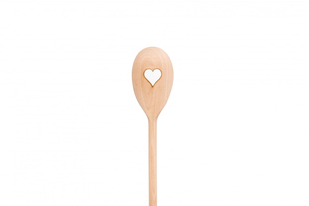 Cuchara. Cucharas de madera con motivo de corazón en blanco