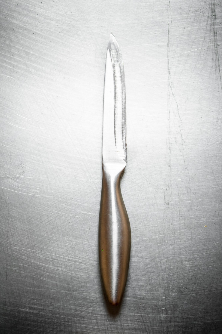 Foto cuchillo de acero de metal