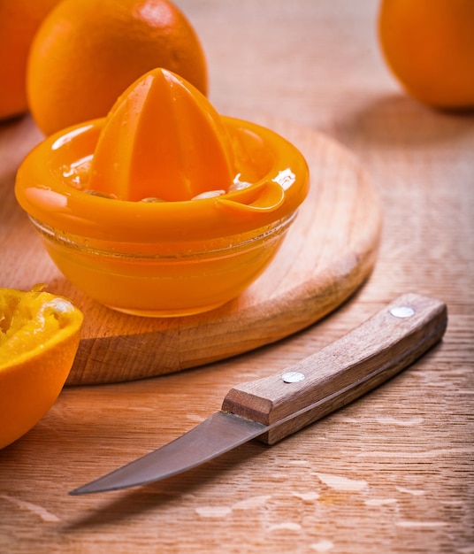 cuchillo exprimidor de frutas de naranja