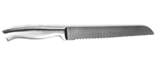 Cuchillo de pan aislado en blanco