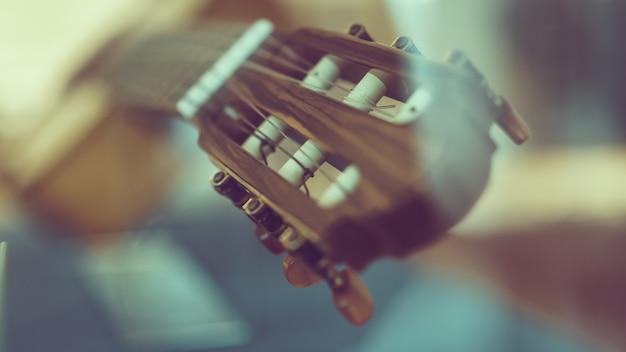 Foto cuello de guitarra acústica