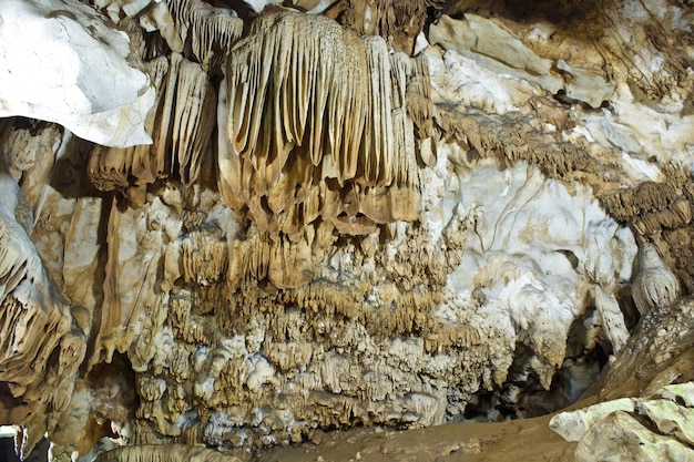 Cueva de estalactitas