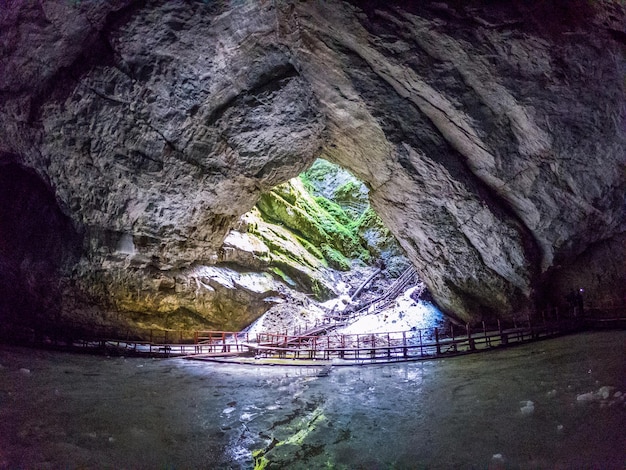 Foto la cueva de hielo de scarisoara