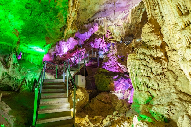 Cueva de Prometeo, Kutaisi