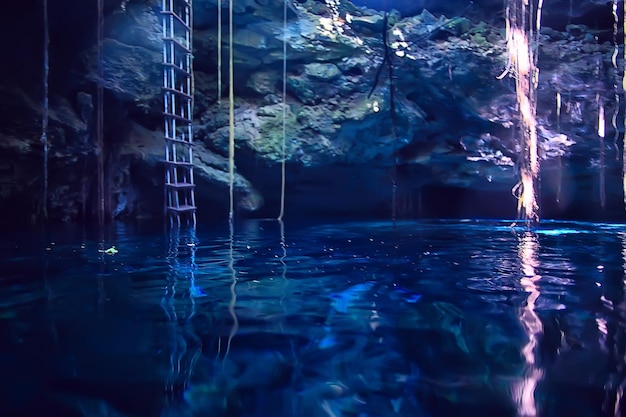 cueva submarina paisaje de estalactitas, buceo en cuevas, yucatán mexico, vista en cenote bajo el agua