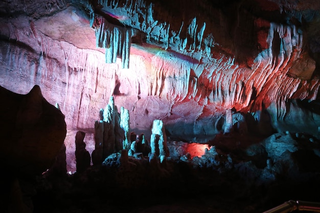 Cuevas kársticas de la reserva de Sataplia Georgia