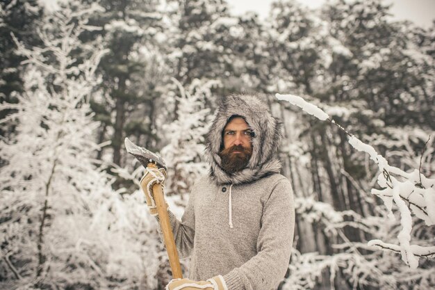 Cuidados com a pele e barba no inverno, barba quente no inverno.