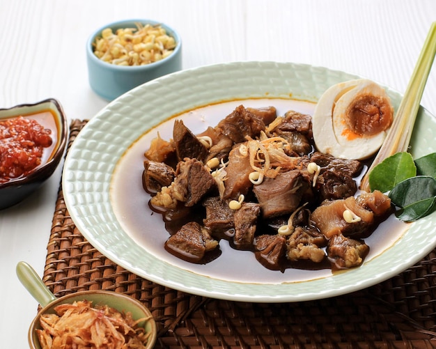 Culinária da sopa preta da carne de vaca indonésia tradicional de Rawon