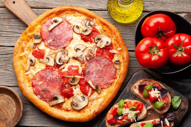 Culinária italiana Pizza e torradas