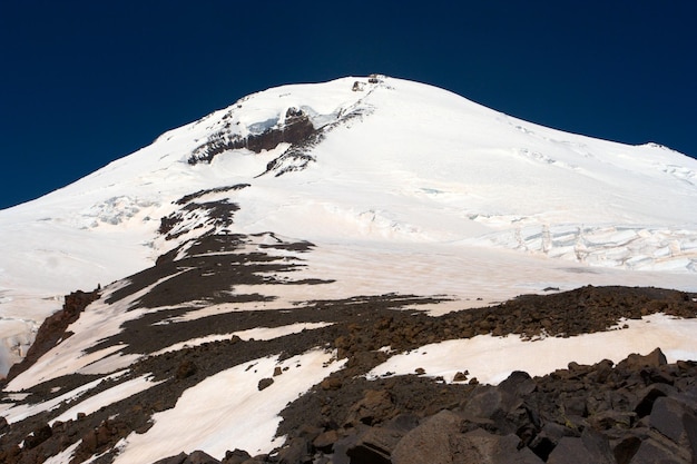 Cumbre de la montaña más alta europea Elbrus, Cáucaso, Rusia