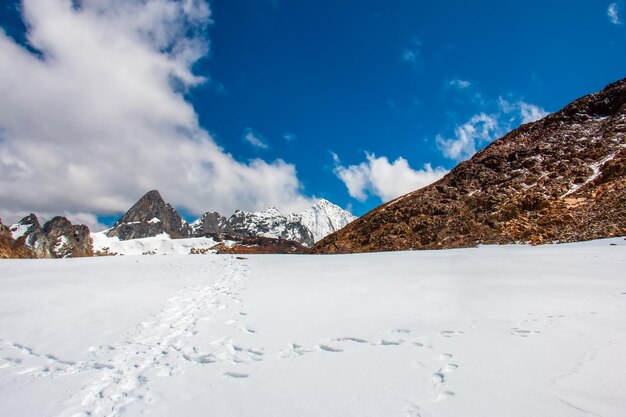 Cumbre nevada en Raura Oyon Perú