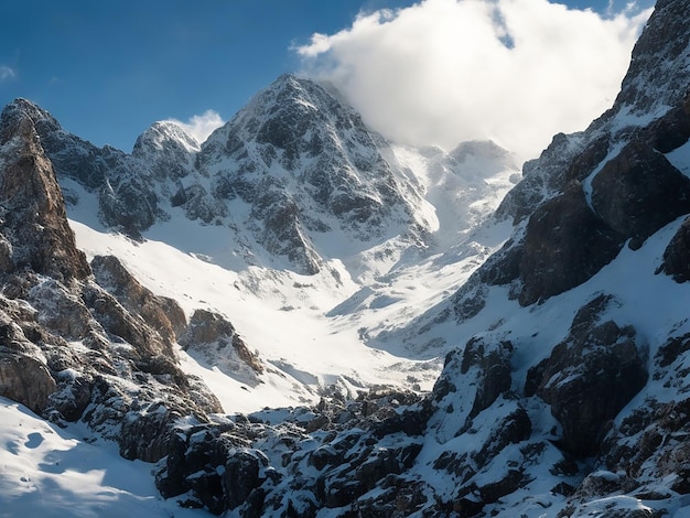 Foto las cumbres de los paisajes montañosos