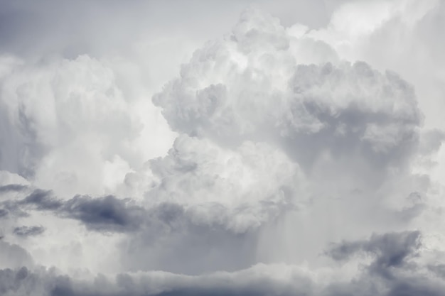 Cumulus-Wolken am Himmel