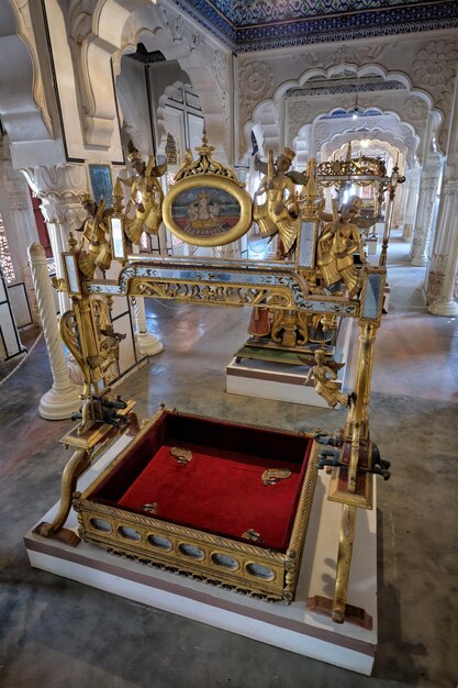 Foto una cuna para la exposición de bebés de los maharajas en el fuerte de mehrangarh jodhpur rajasthan india