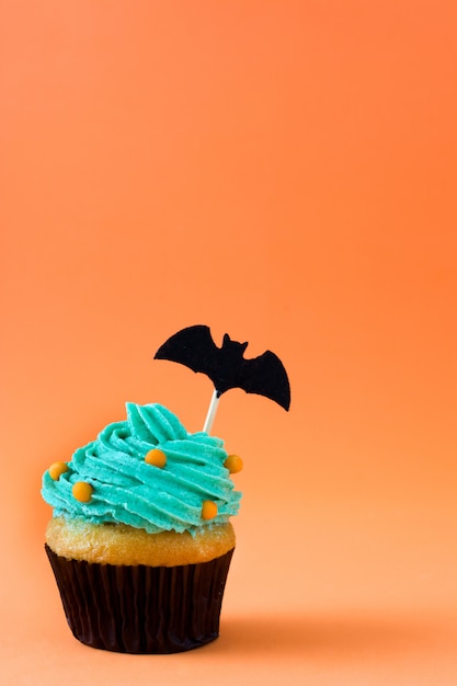 Cupcake de Halloween em laranja