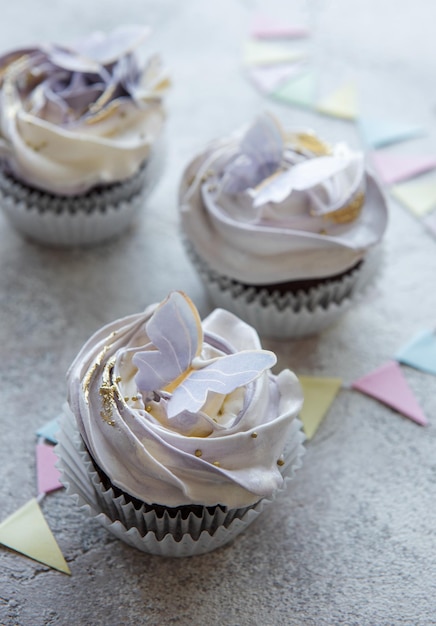 Cupcakes com decoração de borboletas