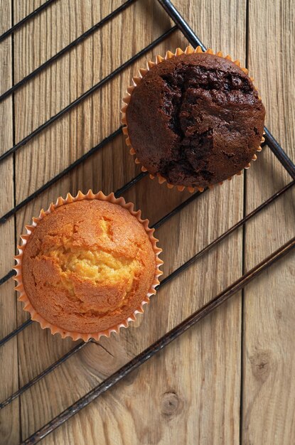 Cupcakes de baunilha e chocolate