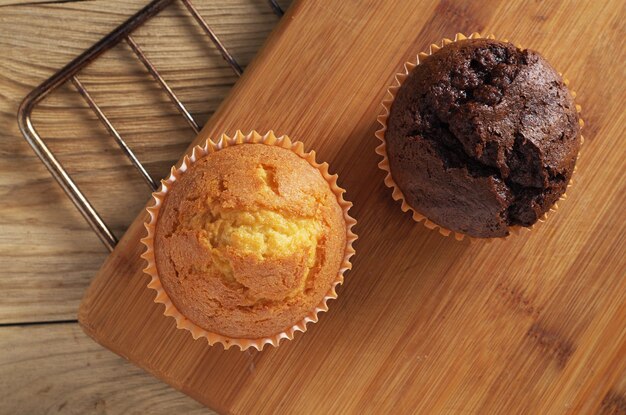 Cupcakes de chocolate e baunilha