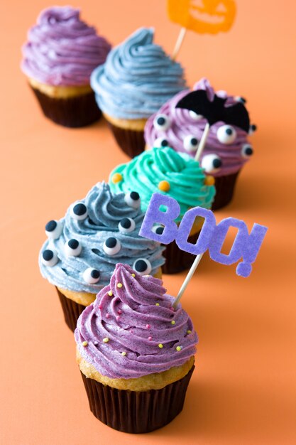 Cupcakes de halloween em laranja