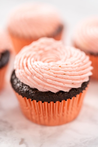 Cupcakes de morango com chocolate