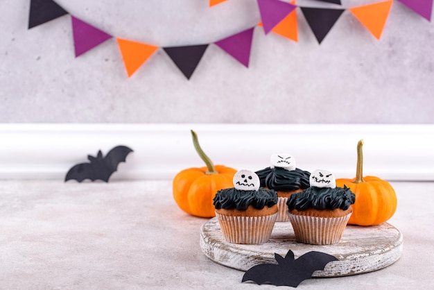 Cupcakes de halloween de miedo con decoración espeluznante