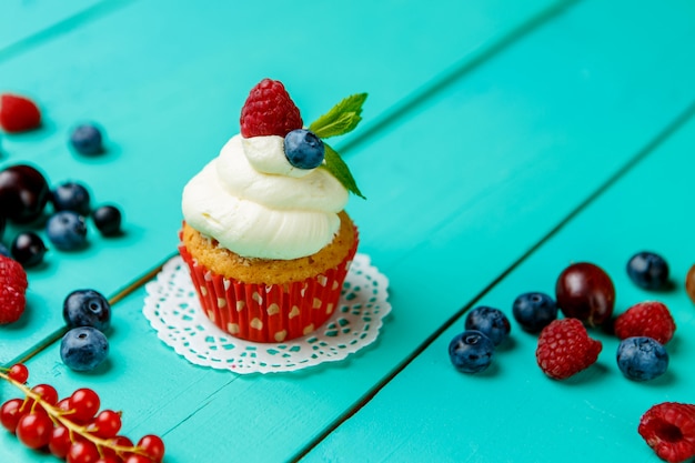 Cupcakes mit Sommerbeeren