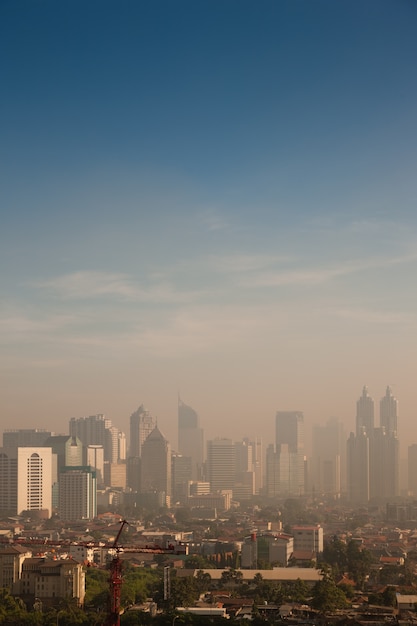 Cúpula de smog sobre una gran ciudad