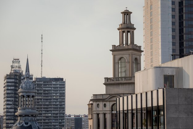 Foto cúpulas de la ciudad de buenos aires, zona plaza de mayo.