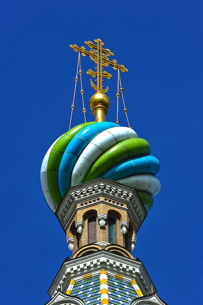 Foto cúpulas de la iglesia ortodoxa del salvador sobre la sangre en san petersburgo