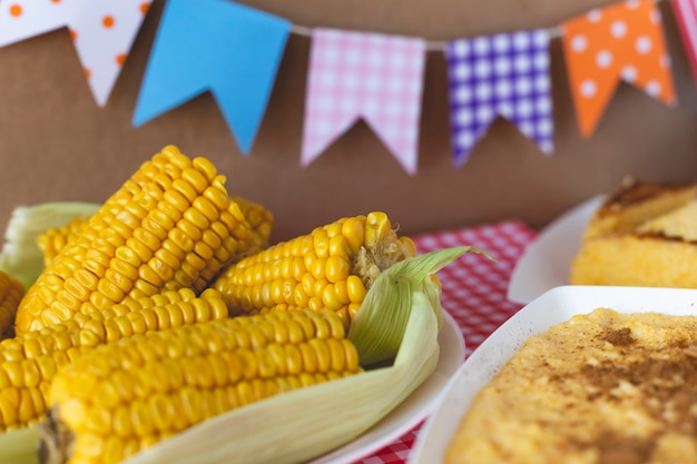 Curau, Canjica, Angú, crema de maíz dulce y postre típico de la cocina brasileña.