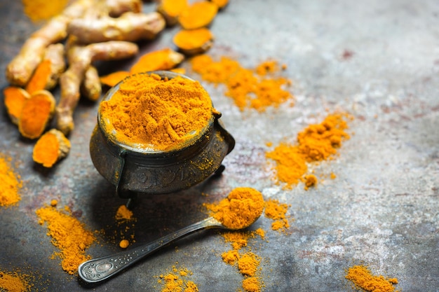 Curcuma longa em pó de raiz de cúrcuma